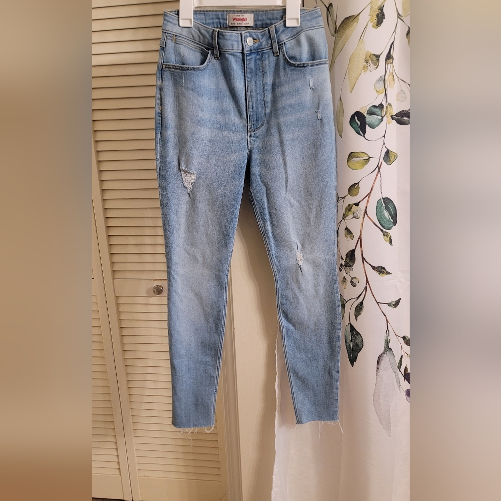 Wrangler Women's High Rise Unforgettable Skinny Jeans